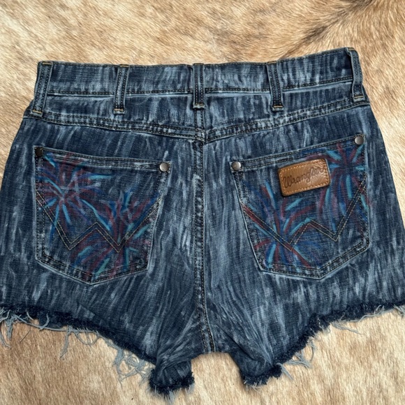 Wrangler Distressed Blue Jean Shorts - Picture 6 of 7